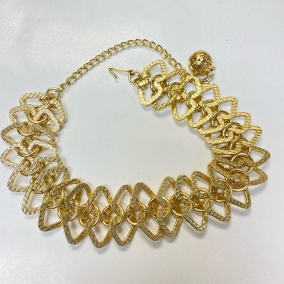 Holiday statement necklace collar gold color - Picture 2 of 3
